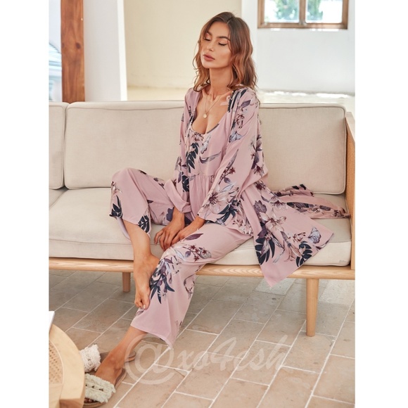 Rouge! Other - 3 Piece Dusty Pink Floral Print Pajama Set